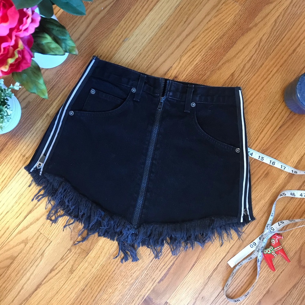 50% off today Like New LA CARMAR Beatrice Skirt